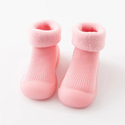 Overview of several pairs of non-slip toddler sock shoes, different colors
