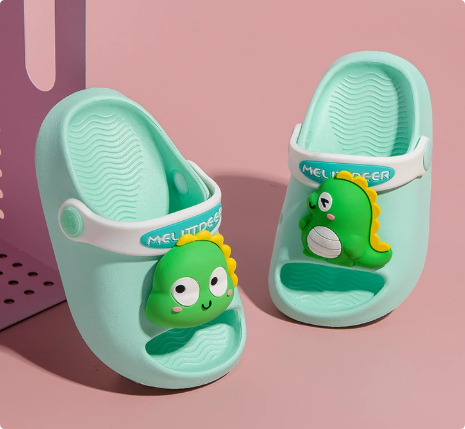 Toddler's anti-slip polka dot sandals, back view sole grip 17