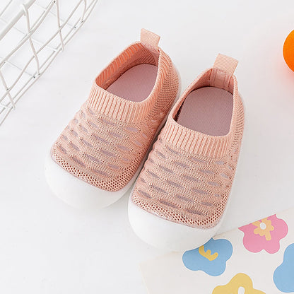 Breathable toddler shoes in green, perfect for growing feet and outdoor adventures.