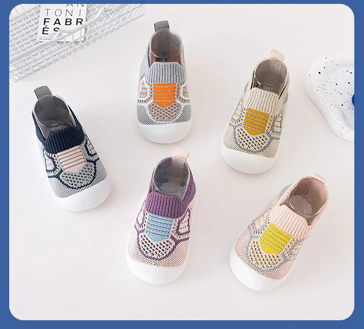 Breathable toddler footwear, soft sole for delicate feet, perfect for spring and fall adventures.