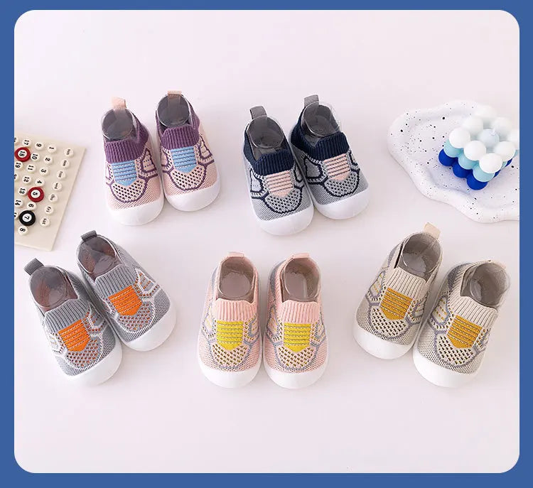 First steps soft sole leisure shoes for toddlers, designed for comfort and support in spring.