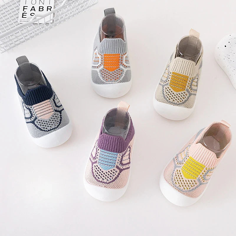 Breathable toddler soft sole shoes, great for spring and autumn, designed for baby's comfort.