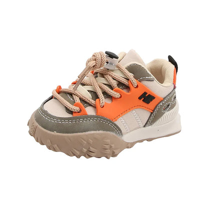 Toddler sport shoes with velcro straps for active play, ensuring a secure fit for children's footwear.