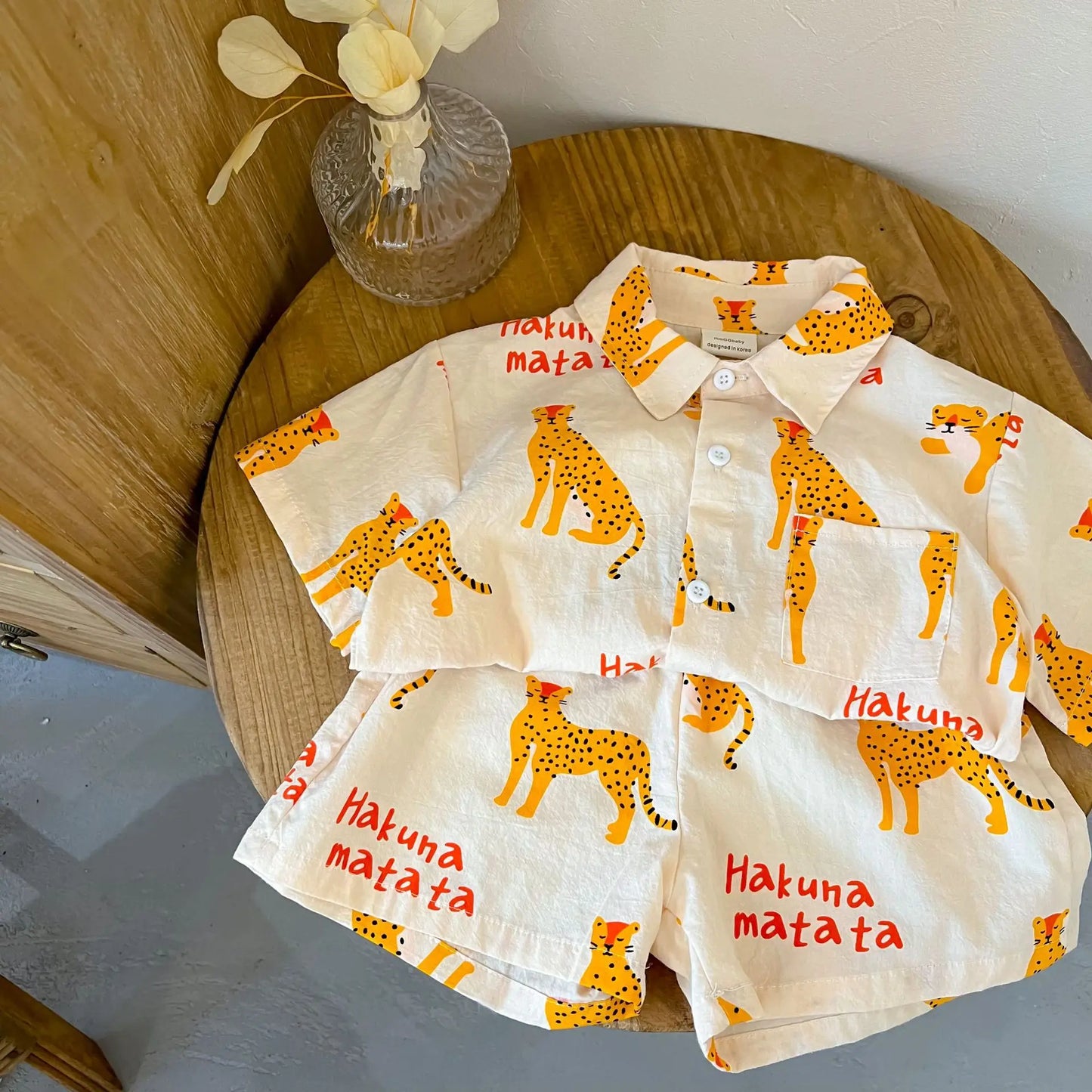 Unisex kids' summer fashion: Soft short sleeve outfit with a colorful cartoon design