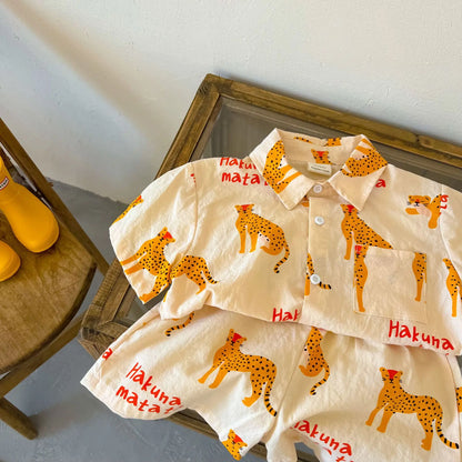 Baby clothing: Cute cartoon animal graphics on a comfy short-sleeve summer outfit for toddlers
