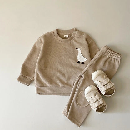 Toddler warm cotton tracksuit with bear & goose print, perfect for fall casual wear.