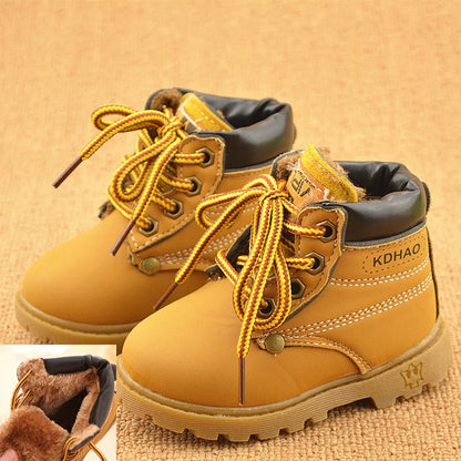 Unisex children's snow boots, plush lined, keeps small feet warm in winter