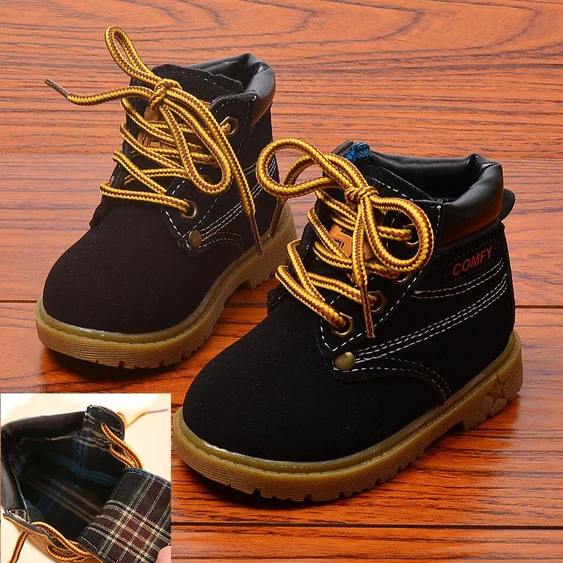 Lace-up toddler snow boots, unisex, plush lined, ensuring warmth for small feet