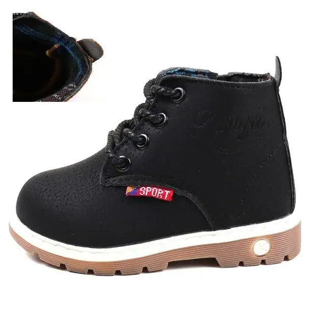 Toddler winter boots with contrasting laces, soft cotton, excellent snow traction
