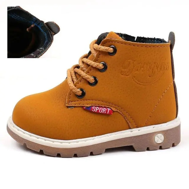 Fashionable toddler winter boots, practical cotton and durable for snowy days