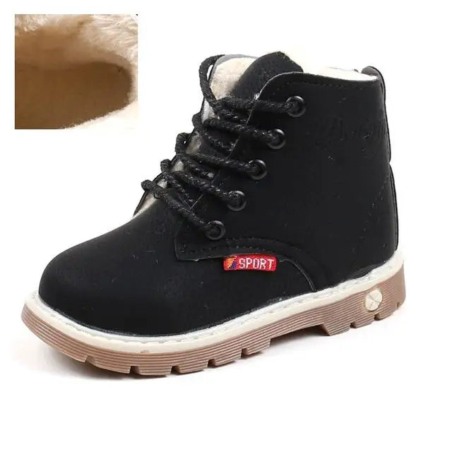 Lace-up toddler winter boots, designed for snow, featuring cozy cotton interior