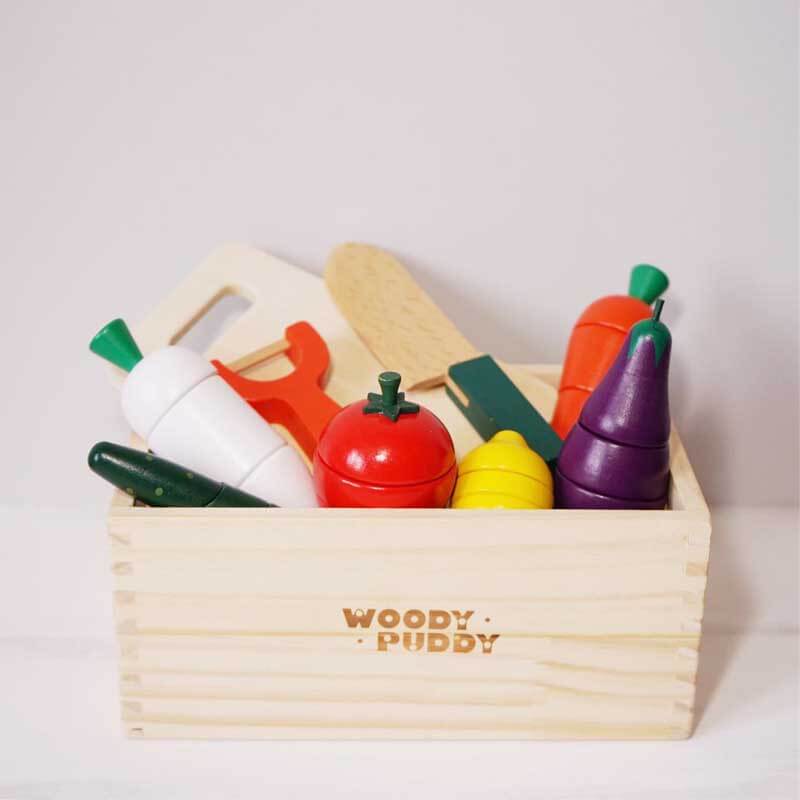 Pretend play wooden fruit and cutting board set, perfect for kids' imaginative play