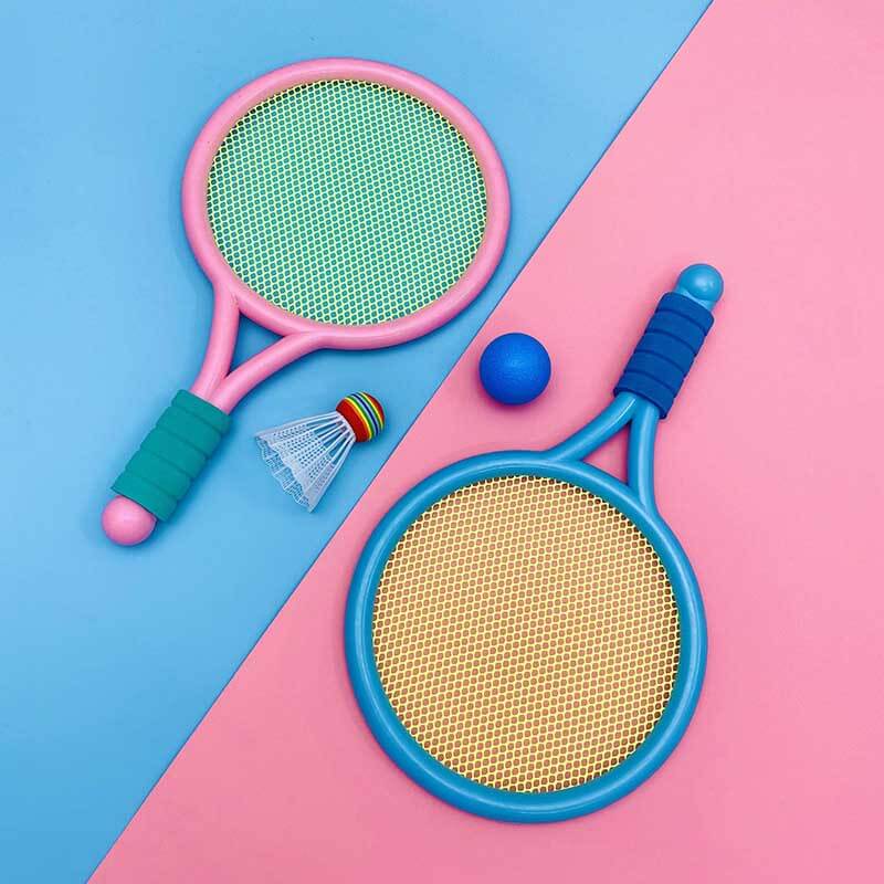 Kids' badminton set showing two rackets, four shuttlecocks, ideal starter kit for young players