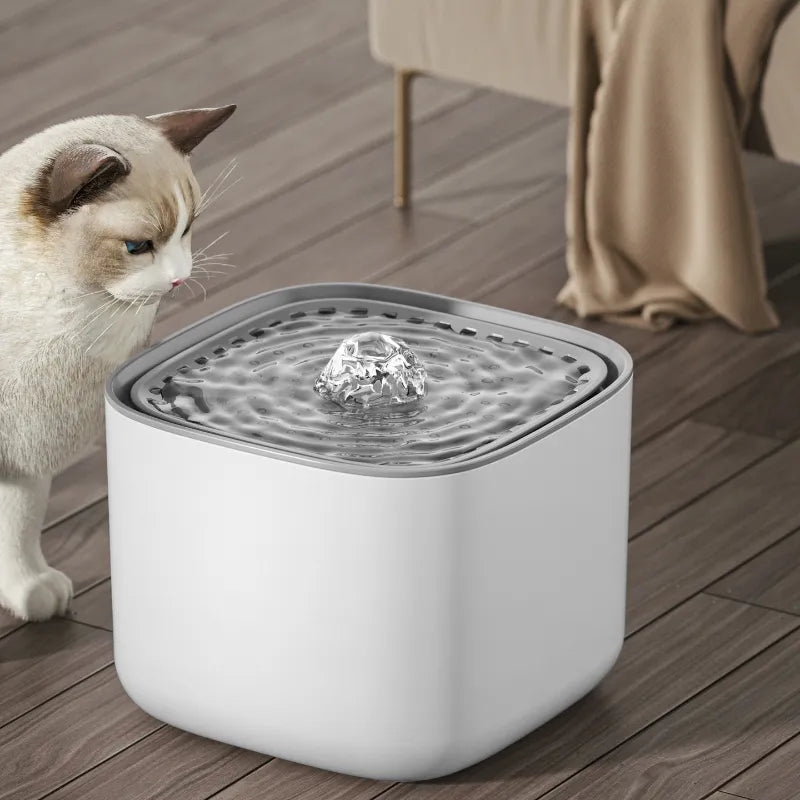 Cat water fountain, ultra-quiet, BPA-free, providing fresh, continuous, filtered water.