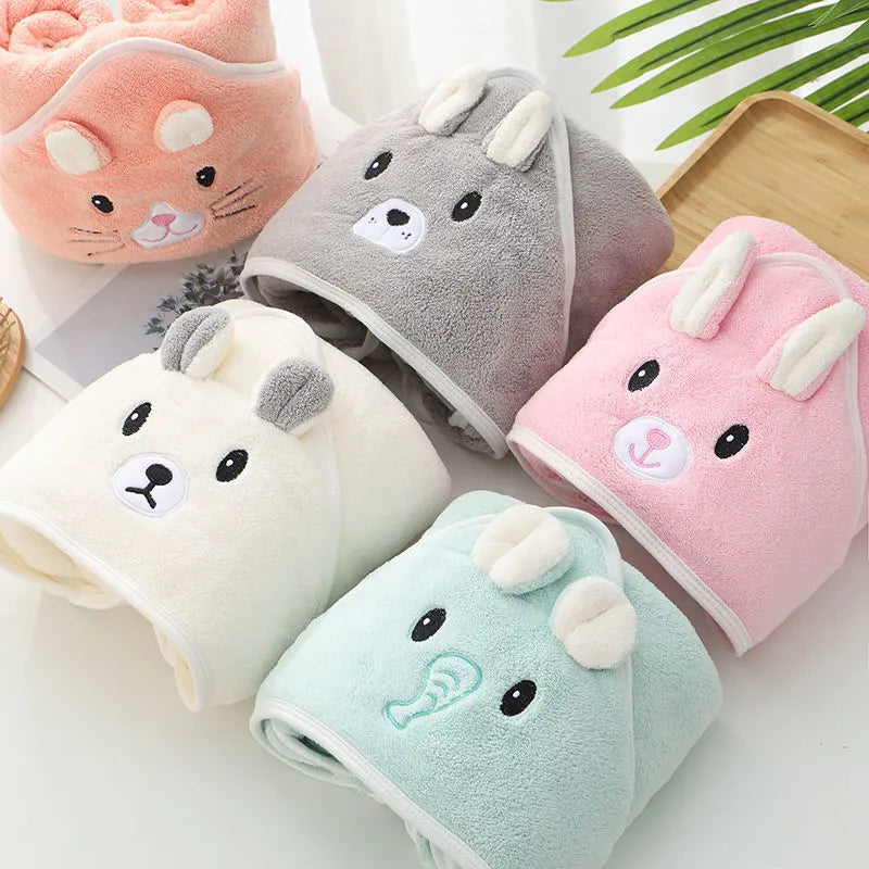 Coral fleece baby hooded blanket, a cozy and absorbent solution for bath time.