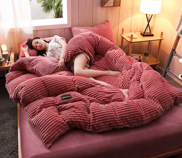Warm, soft microfibre winter duvet, perfect cozy bedding for comfort in your bedroom. A luxurious home textile.