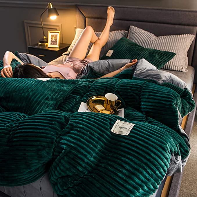 Cozy warm winter duvet, providing ultimate comfort and luxurious softness for a restful night's sleep in any bedroom.
