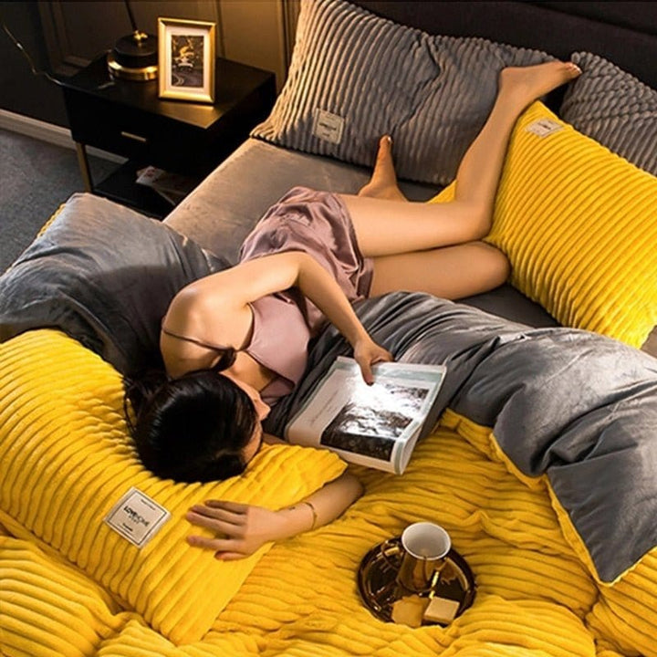 Luxury soft winter duvet, ultra-warm microfibre bedding for cozy comfort. Elevate your bedroom with premium home textiles.