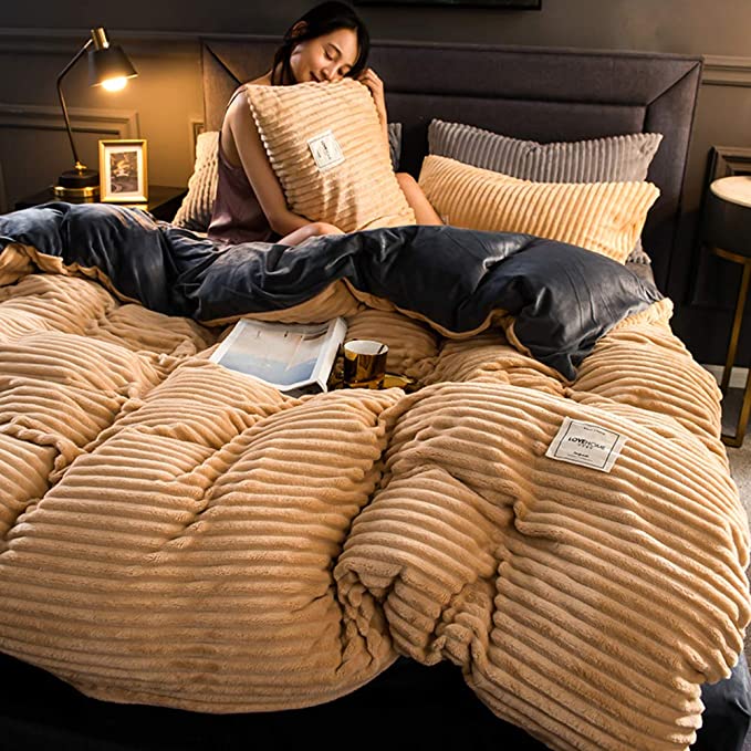 Warm winter duvet, ultra-soft microfibre bedding for cozy comfort on cold nights. Essential home textiles for your bedroom.
