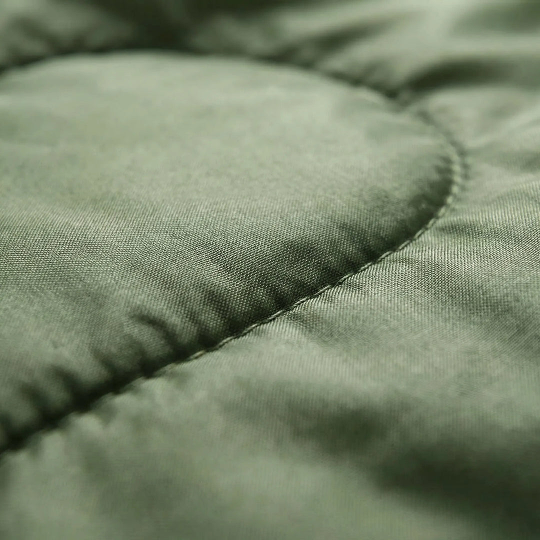 Portable envelope style ultralight sleeping bag, ideal for 4-season camping & hiking.