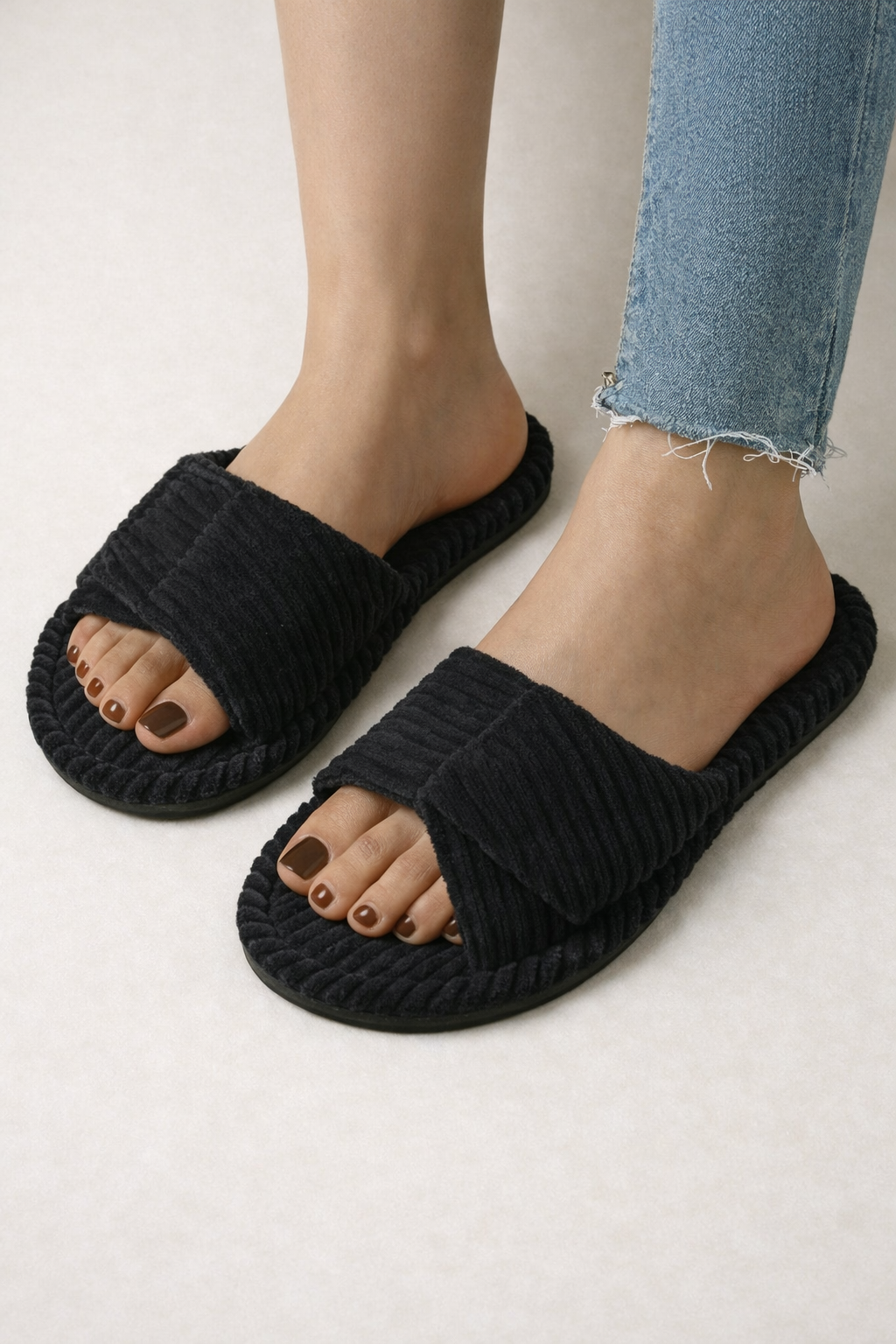 Unisex adjustable open toe comfort slippers, versatile footwear for men & women's all-day home relaxation.