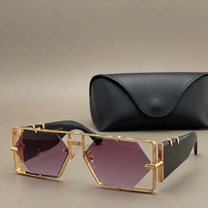Essential fashion accessory: Arden Hexagon unisex sunglasses. Chic alloy frame offers style & UV protection.