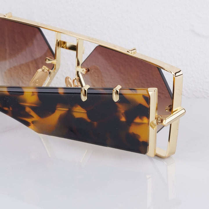 Versatile Arden Hexagon unisex sunglasses. Alloy eyewear provides essential UV protection for daily wear.
