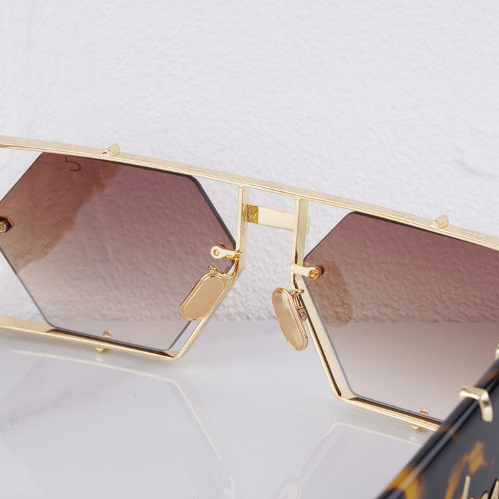 Summer essential: Arden Hexagon unisex sunglasses. Alloy frame, UV400 protection for beach or city style.