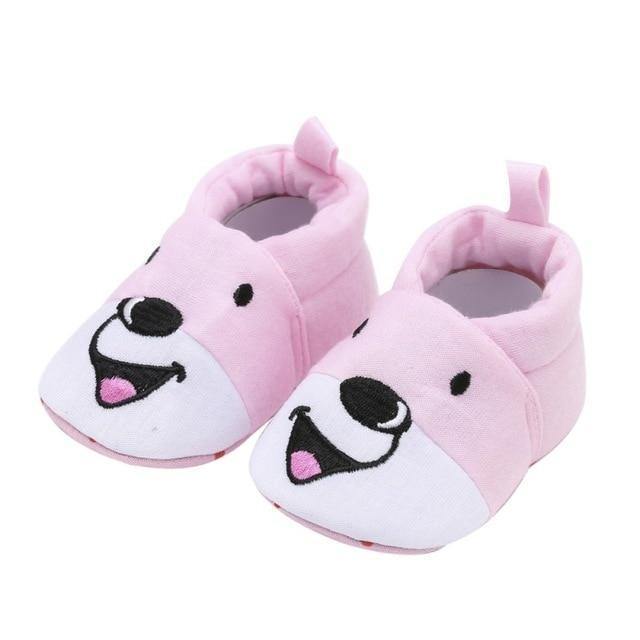 Anti-slip bear cub baby shoes, ideal for keeping little feet secure and warm.