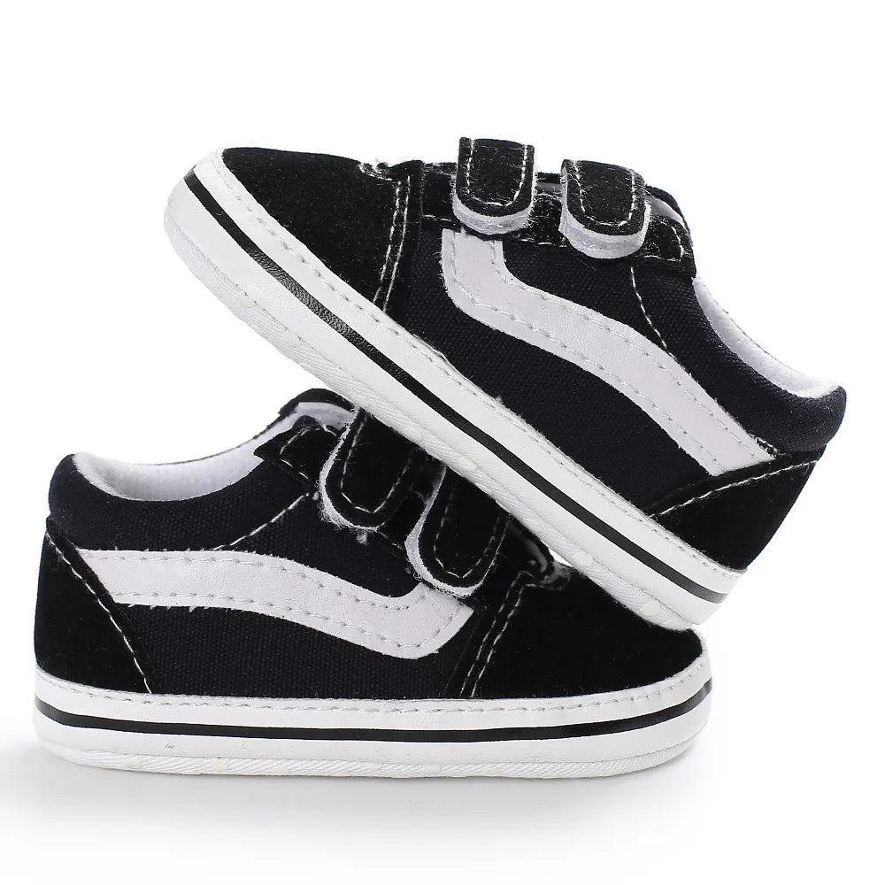 Baby fashion: stylish unisex canvas first walkers, soft sole design for pre-walkers and toddlers.