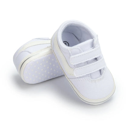 Unisex cotton baby shoes, soft sole first walkers, ideal for indoor and outdoor play.
