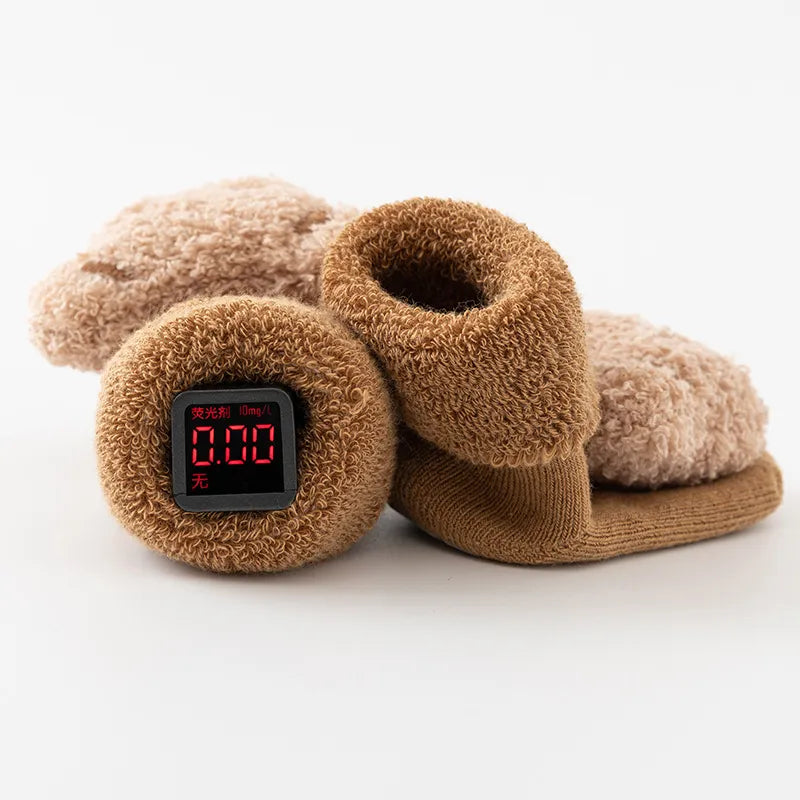 Cozy cotton baby socks, anti-slip sole with fun cartoon bear for winter