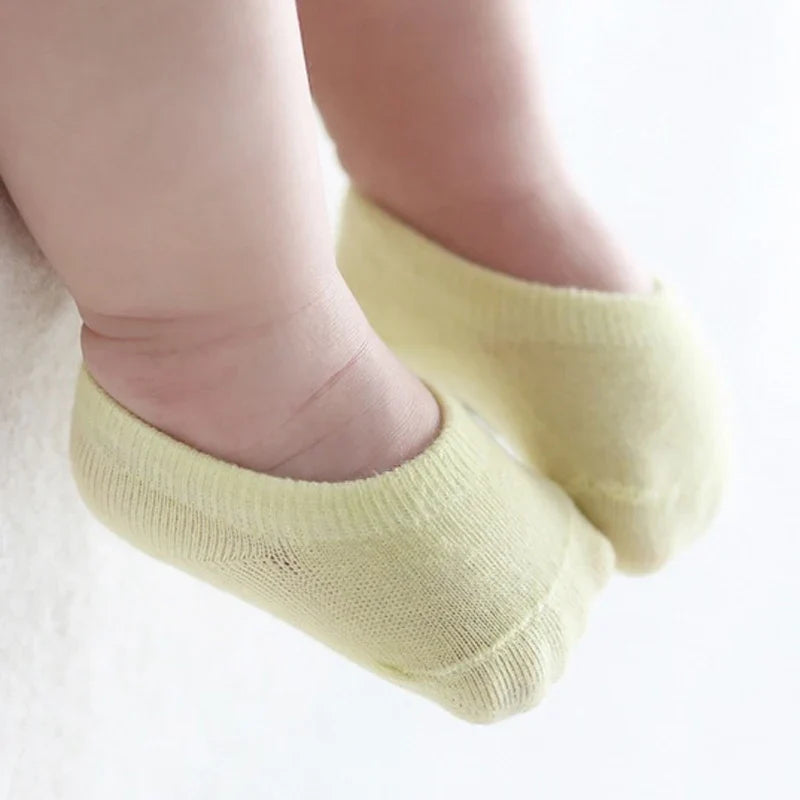 Pack of assorted unisex anti-slip ankle socks, cotton blend for baby's sensitive skin
