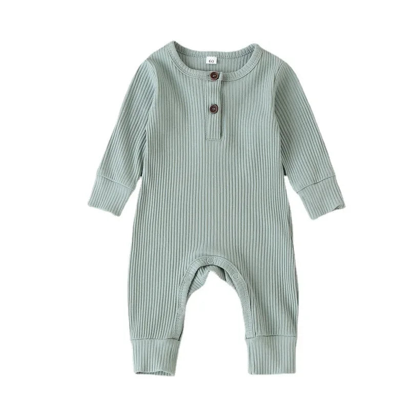Organic cotton autumn long sleeve romper, gender-neutral baby clothing for ultimate comfort.