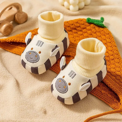 Infant unisex non-slip soft sole shoes, critter style, made of cotton for cozy winter wear