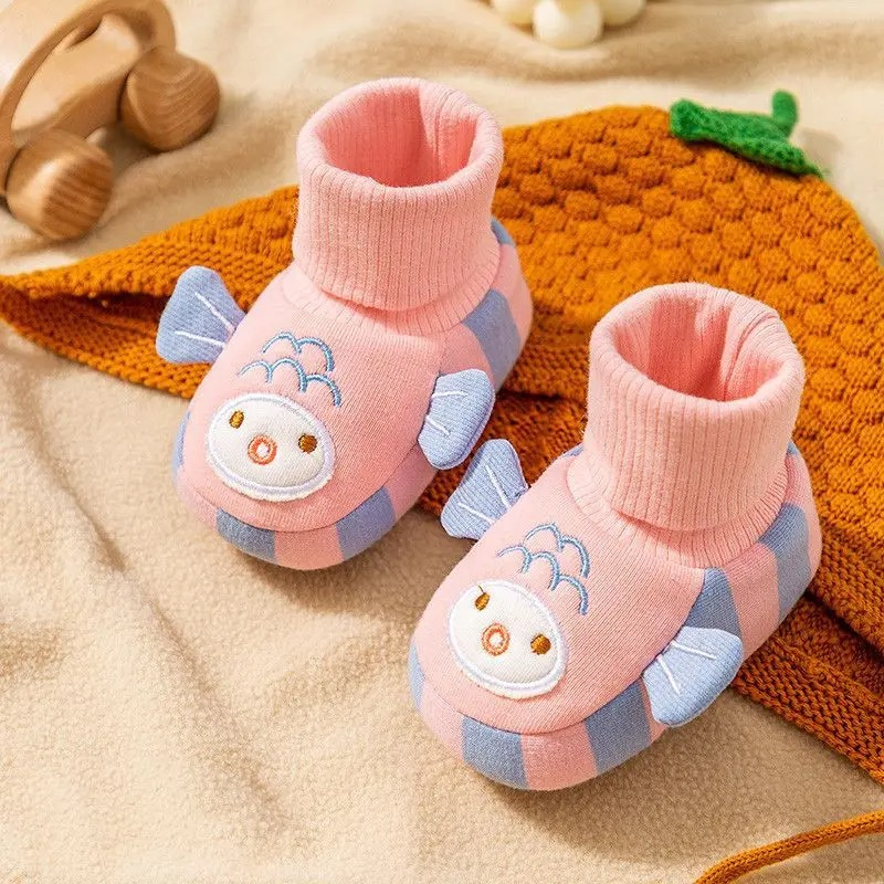 Winter baby shoes: unisex critter soft sole in cotton, non-slip design for infant and toddler