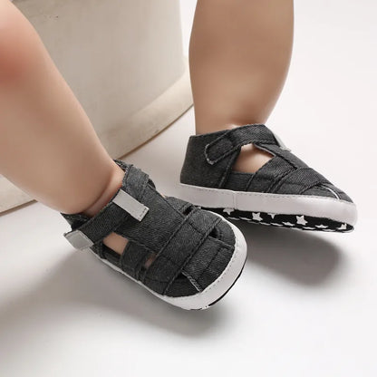 Tiny feet fashion: unisex canvas first walker shoes with anti-slip grip, perfect for infants.