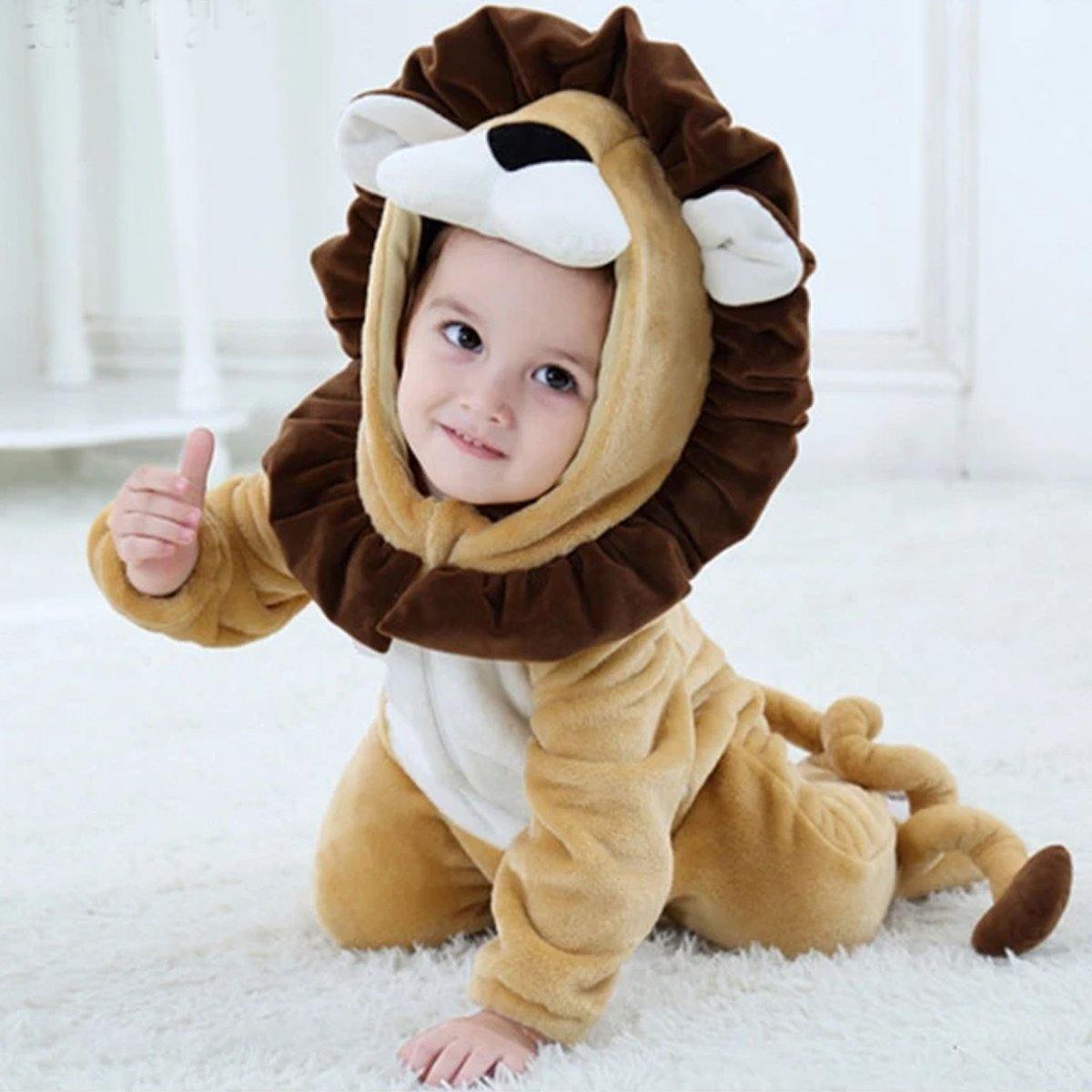 Unisex baby lion hooded jumpsuit in soft cotton, perfect for newborns and baby shower gifts.