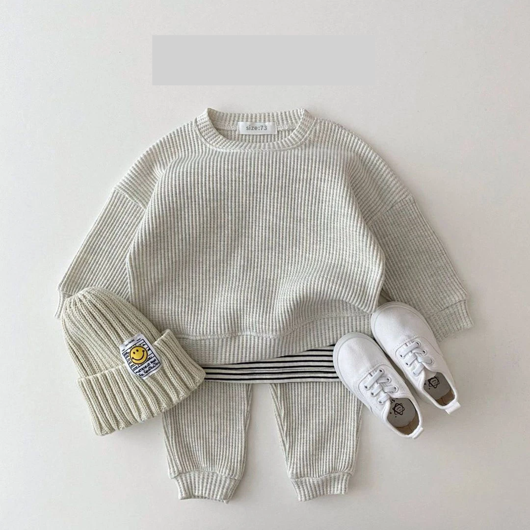 👶 Unisex baby cotton long sleeve bodysuit with embroidered detail, premium babywear
