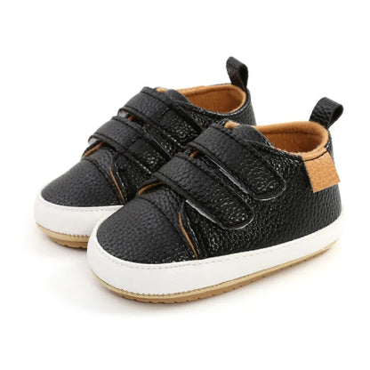 Unisex baby non-slip sneakers, soft sole design, perfect for new walkers