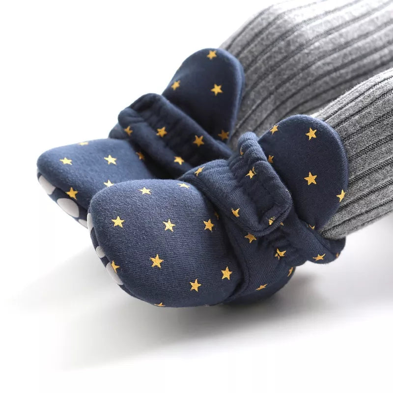 Unisex infant anti-slip shoes, versatile for various baby outfits and activities.