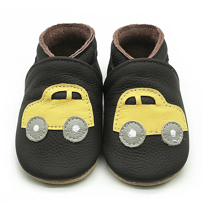 Unisex baby accessories: non-slip, soft sole leather booties for infants