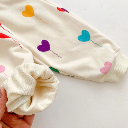 Baby clothing set: unisex heart print tracksuit in soft cotton, great for everyday wear.