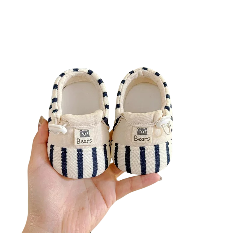 Infant crib shoes, turquoise, soft sole, non-slip bottom, ideal for baby's first steps