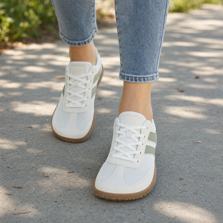 Flexible minimalist unisex walking shoes, ideal for daily wear and improved foot comfort.