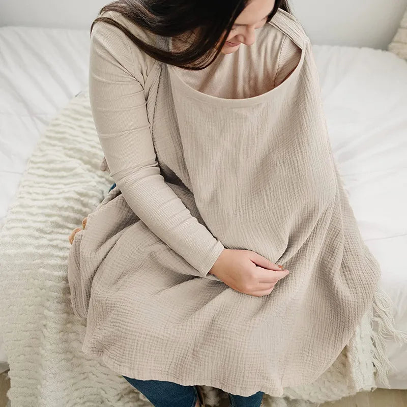 Infant feeding cover, breathable cotton, ensures privacy and comfort for mom and baby
