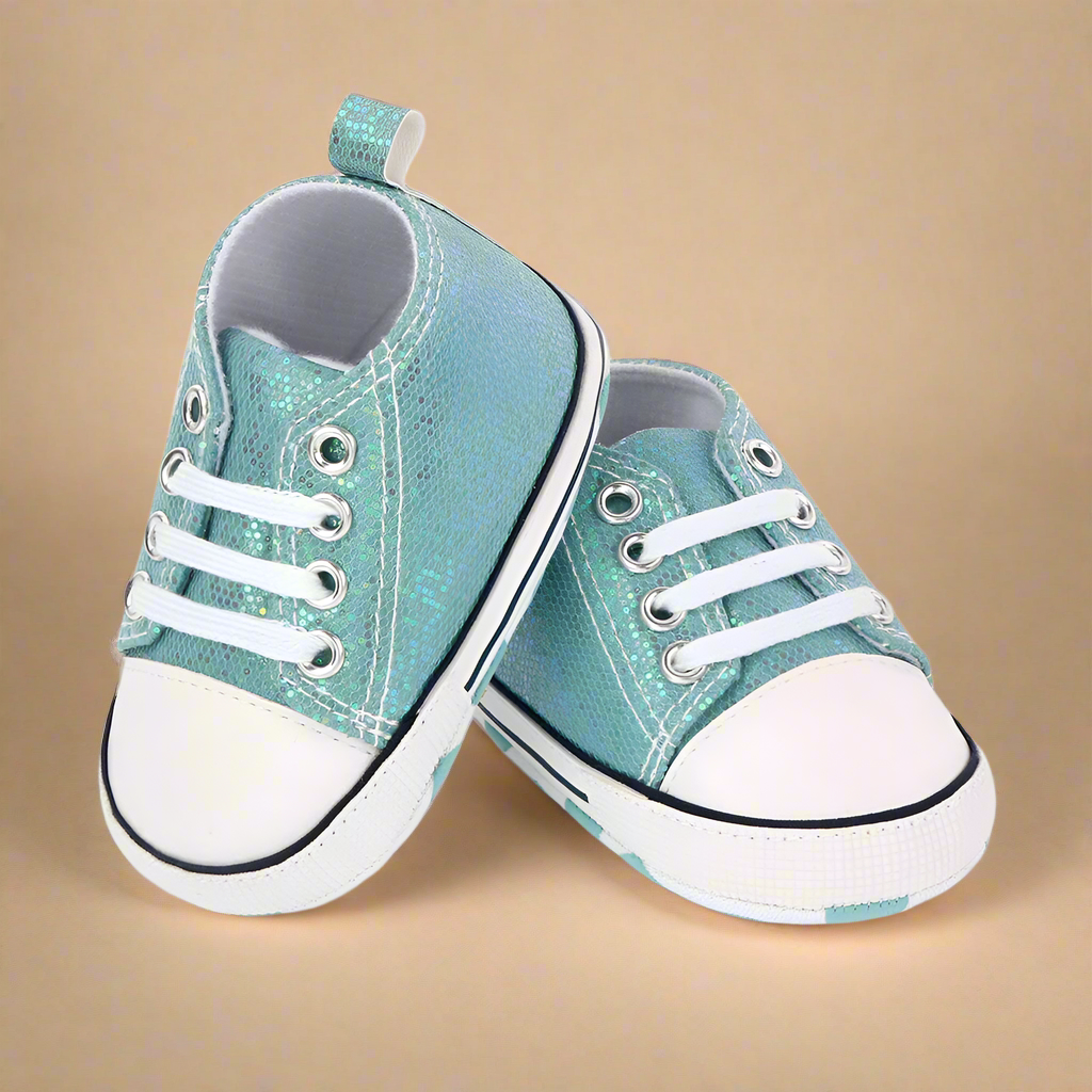 First walker baby sneakers with good ventilation for active little ones