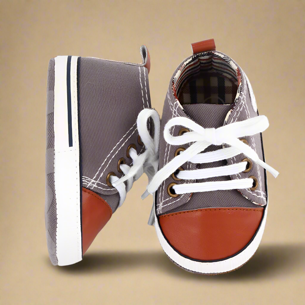Infant breathable sneakers with stretchy opening for easy wearing, soft sole