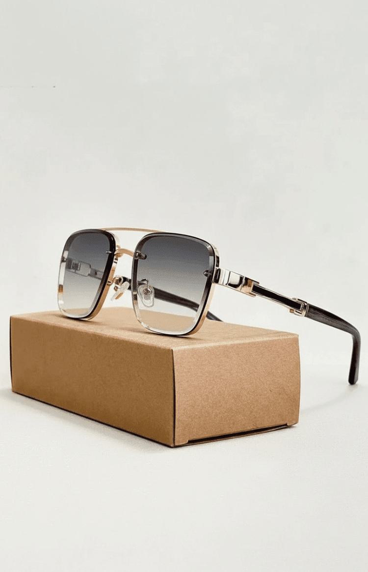 Retro classic aviator sunglasses for all genders, offering UV400 eye protection in a sleek metal frame.