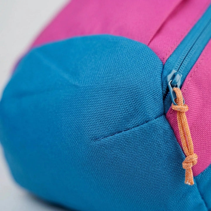 Versatile casual daypack for men & women, perfect for hiking, gym, travel, or daily commute. Lightweight backpack.